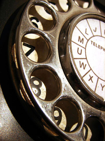 File:Old Bakelit phone.jpg