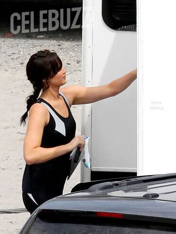 Fichier:Hunger-games-catching-fire-jennifer-lawrence-set-2.jpg