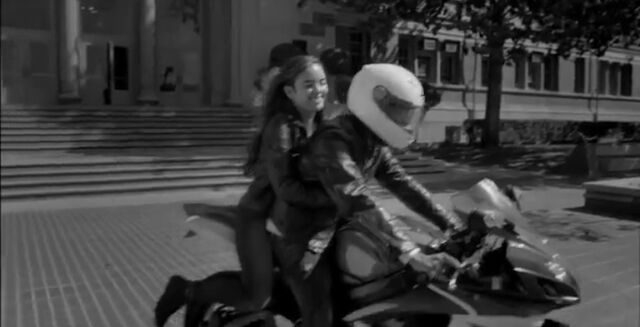 File:FinaleNatchMotorcycle.jpg