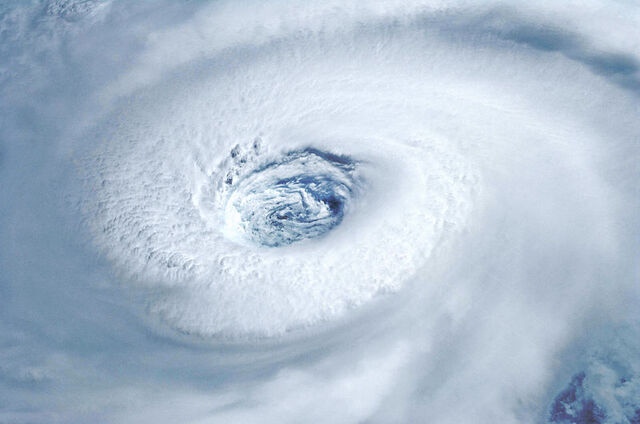 File:Eye of Hurricane Igor 2010-09-14 1356Z.jpg