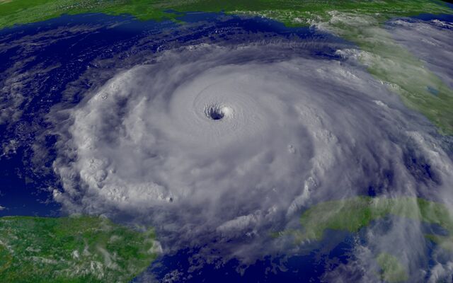 File:Hurricane Rita Peak.jpg