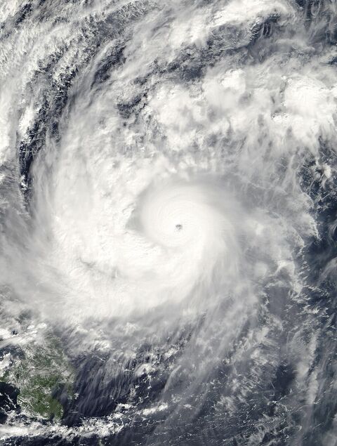 File:Typhoon Nanmadol 01 dec 2004 0200Z.jpg
