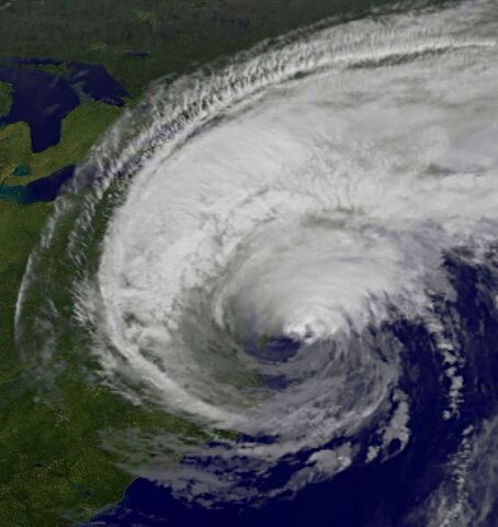 File:Irene 08-28-11 0055 ET.jpg