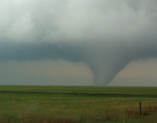 File:Tornado in Kansas on May 10, 2010.jpg