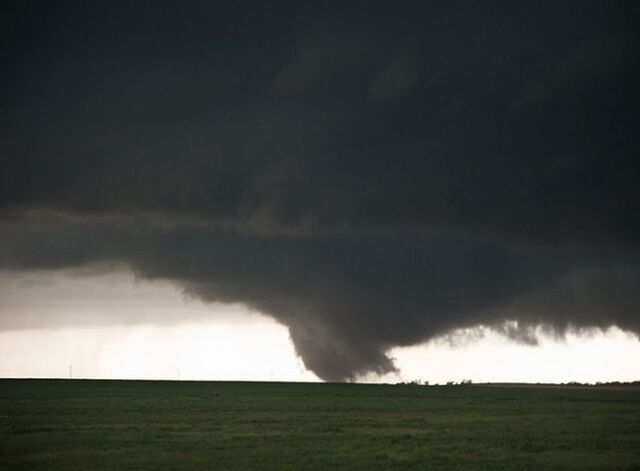 File:Tornado 37.jpg