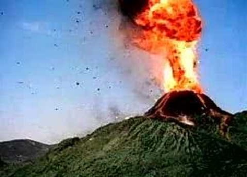 File:Volcanic eruption 7.jpg