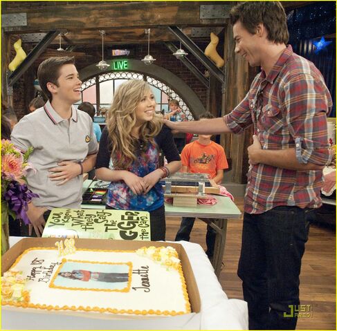 File:Jennette-mccurdy-birthday-03.jpg