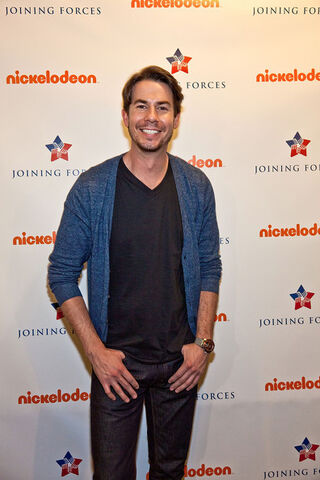 File:Jerry+Trainor+iCarly+Visits+Naval+Submarine+w7FJJAjs6cwl.jpg