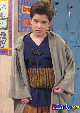 File:Freddie as nug-nug.jpg