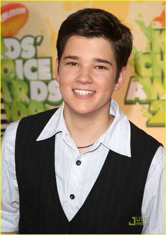 File:Jennette-mccurdy-nathan-kress-kids-choice-awards-03.jpg