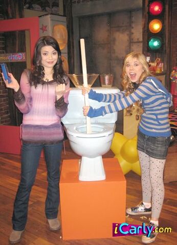 File:Soup Toilet.jpg