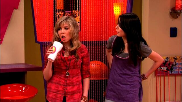 File:ICarly.S04E09.iPity.the.Nevel-HD.480p.WEB-DL.x264-mSD.mkv 000966466.jpg