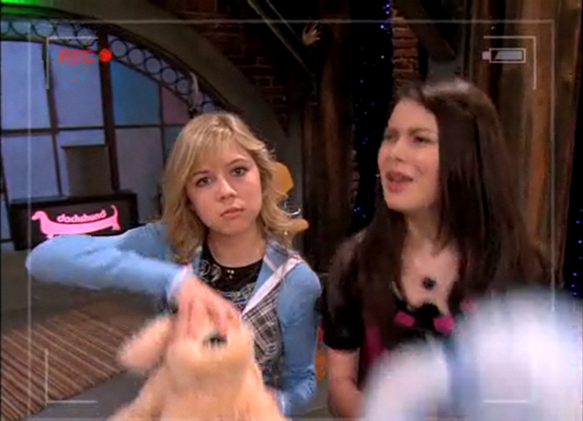File:Sam Shaving stuffed puppy.png