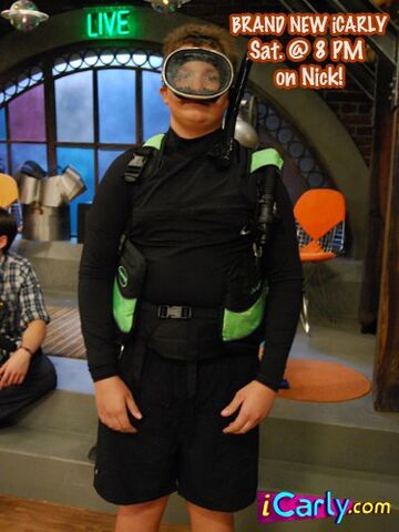 File:Gibby-in-iHireAnIdiot.jpg