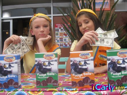 File:Girls with money.jpg