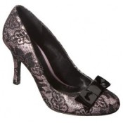 File:Black shoes.jpg
