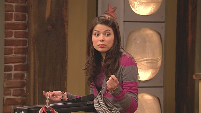 File:CARLY QUESTIONS.jpg