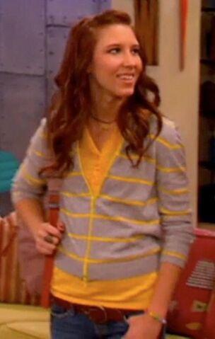 File:Wendy at carly's.jpg