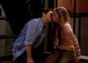 Sam-Freddie-Kiss-seddie-vs-ceddie-6438840-500-357