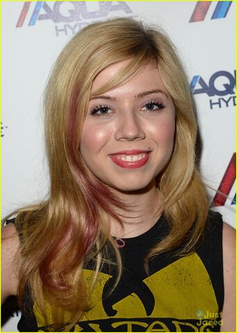 File:Miranda-cosgrove-jennette-mccurdy-bruno-mars-06.jpg