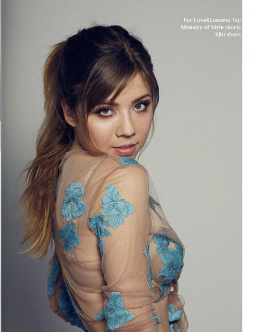 File:Jennette Blue Outift 2.png