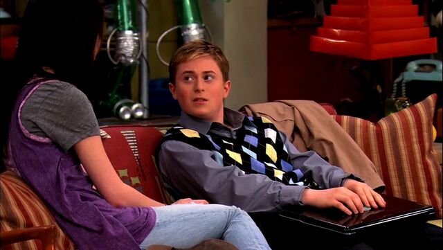 File:ICarly.S04E09.iPity.the.Nevel-HD.480p.WEB-DL.x264-mSD.mkv 001122205.jpg