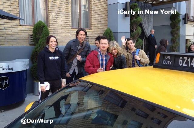 File:Icarly in ny.jpg