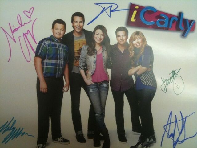 File:CastPhoto.jpg