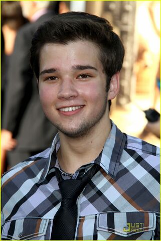 File:Nathan-kress-zookeeper-03.jpg