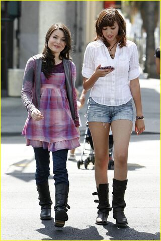 File:Miranda-cosgrove-big-sugar-12.jpg