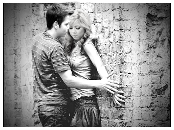 Are sam and freddie dating in real life