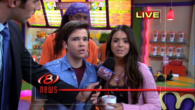 File:ISam's Mom-Freddie apartment revealed.jpg