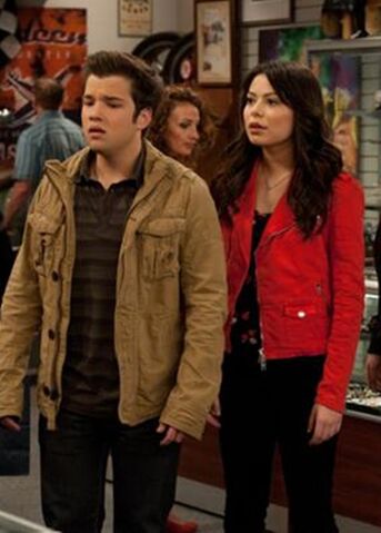 File:640px-IPawnStarsStills030.jpg