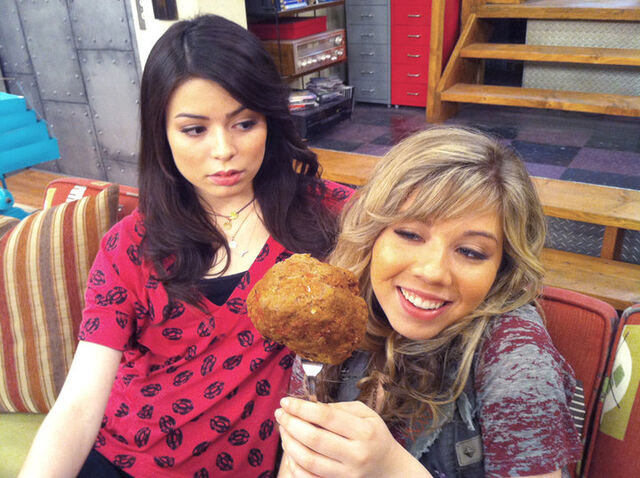 File:SamCarlyMeatBall.jpg