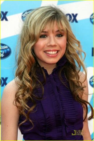 File:Jennette, smile.jpg