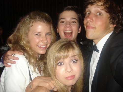 File:Nathan and jennette -).jpg