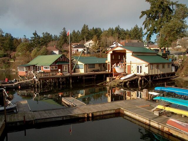 File:Brentwood Bay, British Columbia.jpg