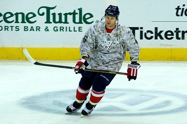 File:Dennis Wideman Capitals.jpg
