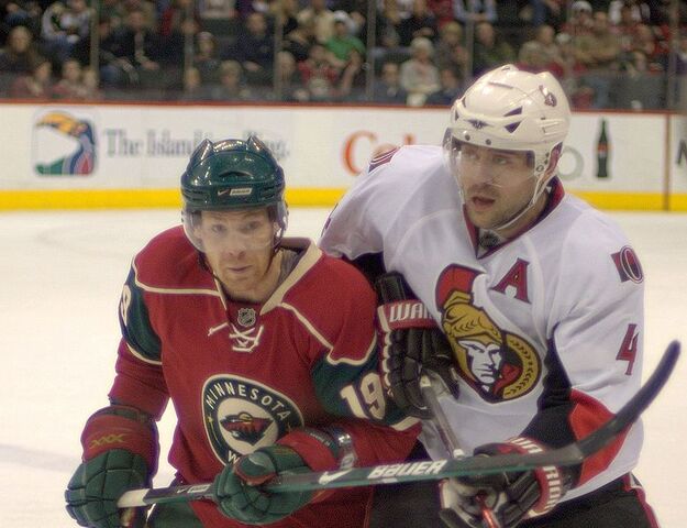 File:Stéphane Veilleux vs Chris Phillips.jpg