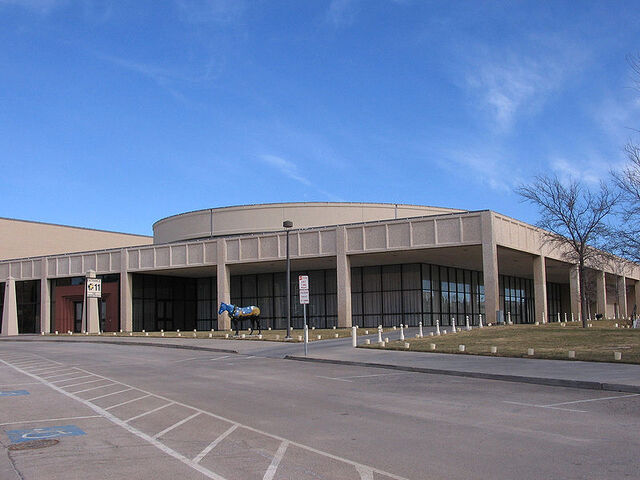 File:Amarillo-Texas-Civic-Center-Ballroom-Dec2005.jpg