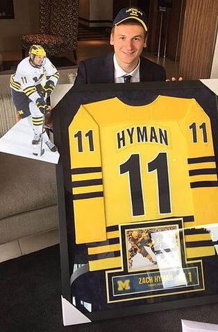 File:Hyman Hockey Awards.jpg