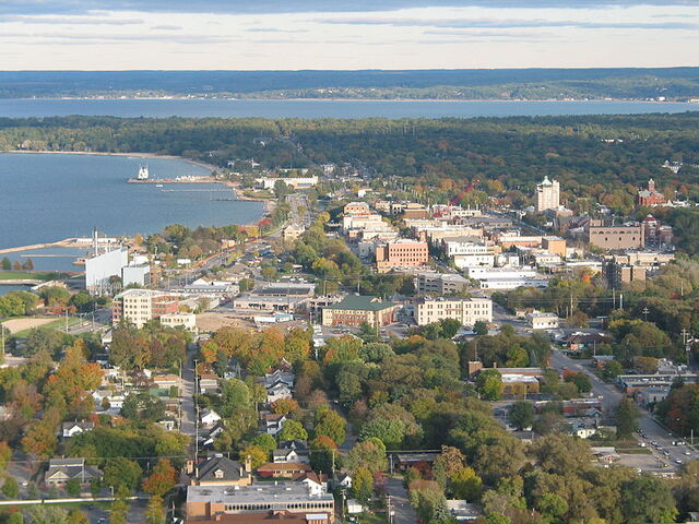 File:Traverse City, Michigan.jpg