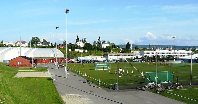 File:Lorenhallen.jpg