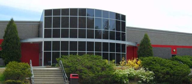File:Tri-Town Ice Arena.jpg