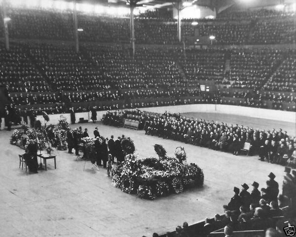 File:Morenzfuneral.jpg