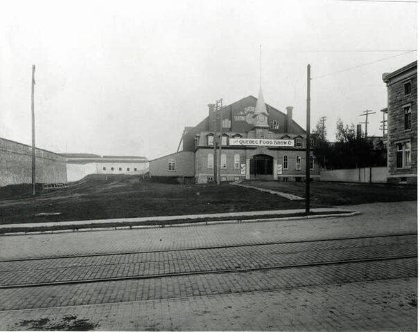 File:Quebec Skating Rink.jpeg