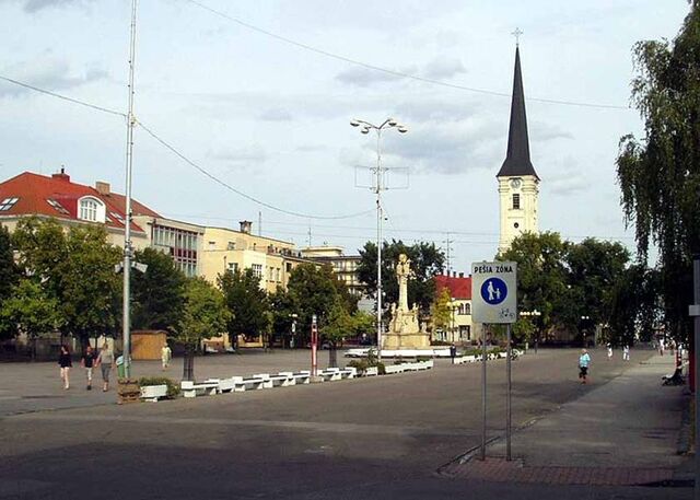 File:Nové Zámky.jpg