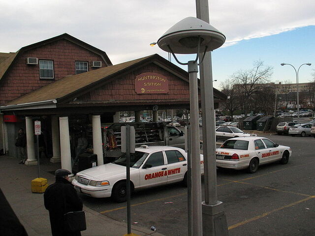 File:Huntington, New York.jpg