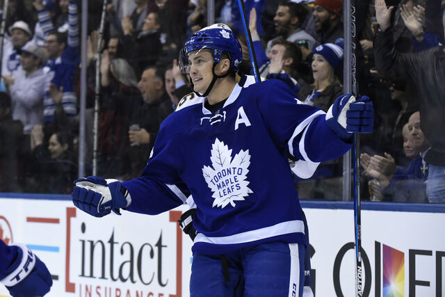 File:Tyler Bozak-0.jpg