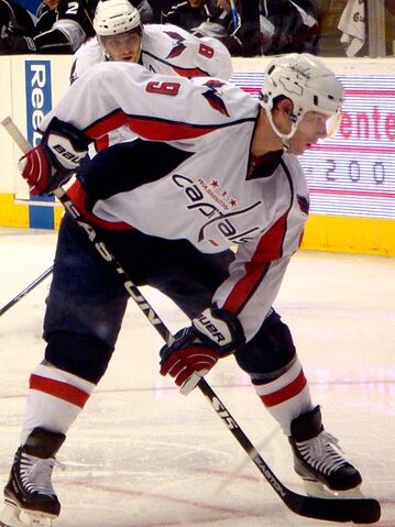File:Brendan Morrison faceoff 2010-01.jpg